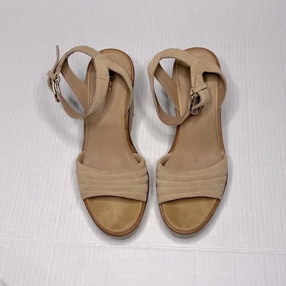 UGG Laynce Chunky Platform Sandal - Picture 8 of 15